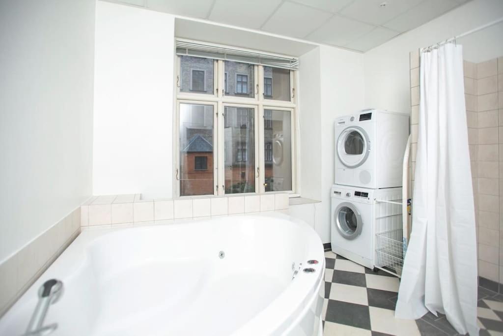 קופנהגן Large & Bright 3Br Apartment W Whirlpool Near Metro מראה חיצוני תמונה