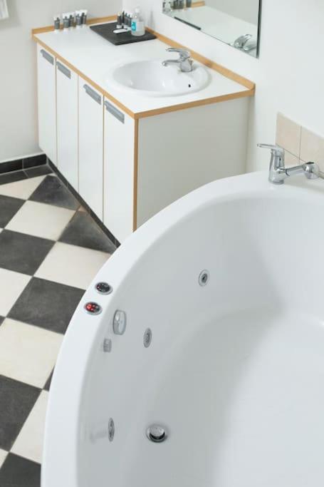 קופנהגן Large & Bright 3Br Apartment W Whirlpool Near Metro מראה חיצוני תמונה